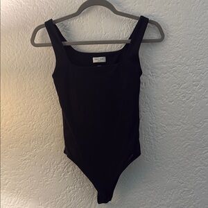 Aritzia Contour Body Suit - size small - never worn
